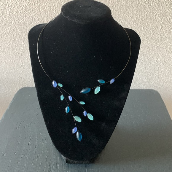 Lovely, Blue Swoop Necklace - Picture 4 of 4
